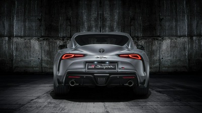 Toyota Supra Серая студия сзади