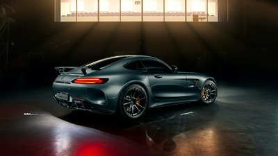 Черный Mercedes Benz Amg GT Сзади