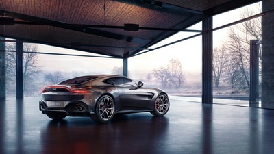 Aston Martin Vantage сзади