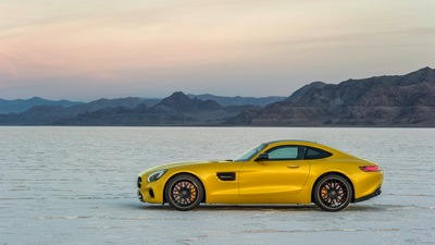 Желтый Mercedes Benz Amg GT 8k