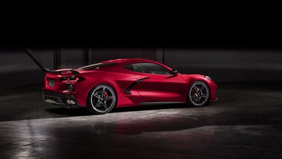 2020 Chevrolet Corvette Stingray C8 сзади Новый