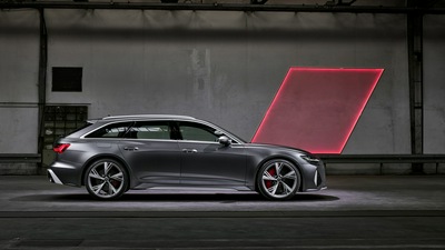 Audi RS 6 Avant Вид сбоку