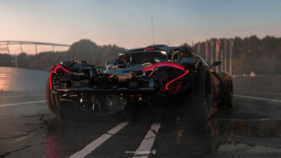 Задняя сторона Mclaren