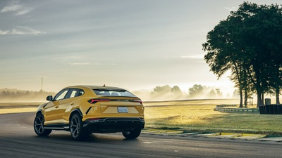 Lamborghini Urus Блестящий черный пакет 5k