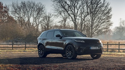 Черный Range Rover Velar 8k