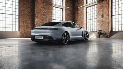 Porsche Taycan Turbo Sportdesign 8k