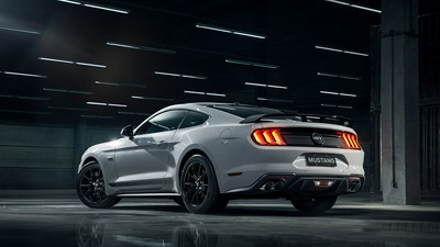 Серый Ford Mustang 4k