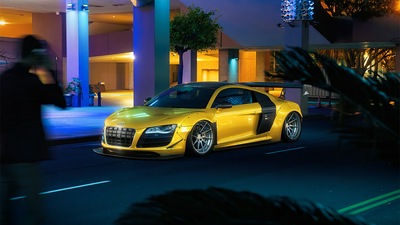 Желтый автомобиль Audi R8