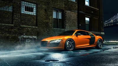 Оранжевый Audi R8