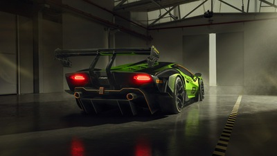 Lamborghini Essenza SCV12 сзади