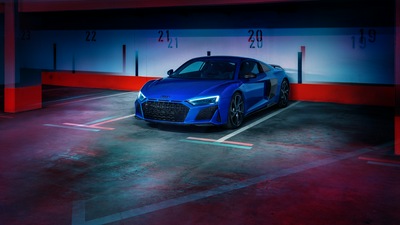 Синий Audi R8 2020