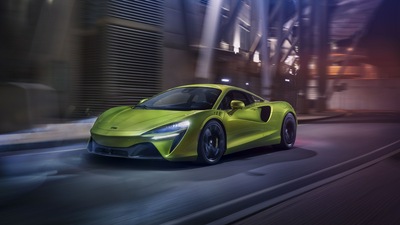 2021 McLaren Артура Фронт