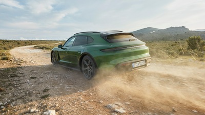 2021 Porsche Taycan Turbo S Cross Turismo 5k