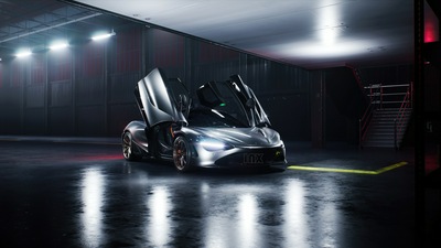 Ножничные двери Mclaren 720s открываются