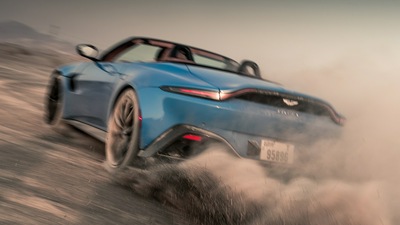 Aston Martin Vantage Roadster в пустыне 4k