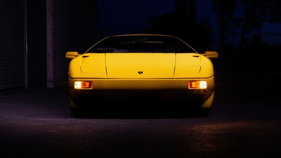 Желтый Lamborghini Diablo 5k