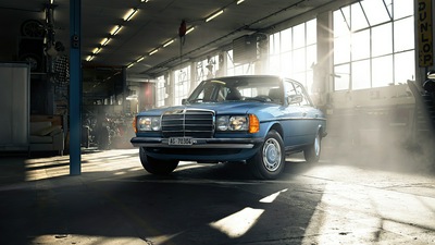 Классический автомобиль Mercedes Benz W123