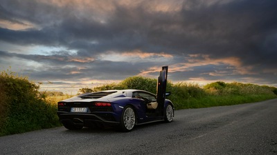 Окно Lamborghini Aventador открыто 5k