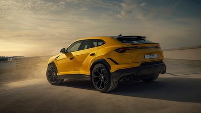 Внедорожник Lamborghini Urus Performante сзади 10k