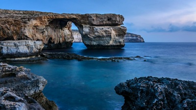 Мальтийское скалистое морское побережье