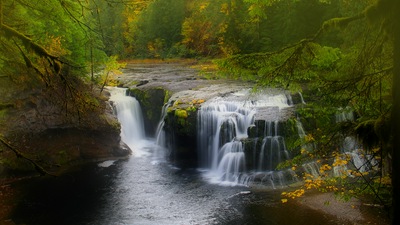 Каскадный водопад