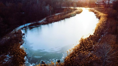 Закат на Берегу Небольшого Озера