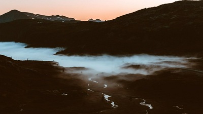 Горные хребты во время Золотого часа