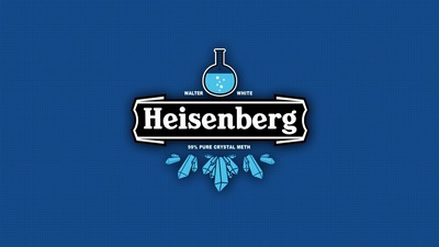 Напиток с логотипом бренда Heisenberg