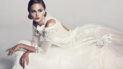 Модель свадебного белого платья