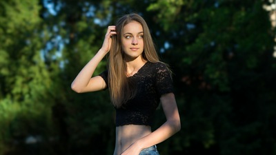 Модель на открытом воздухе 5k