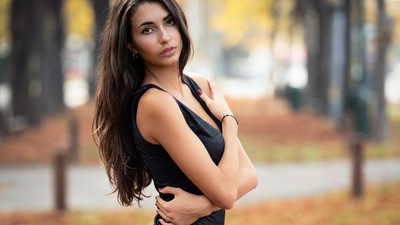 Девушка Позирует Руками