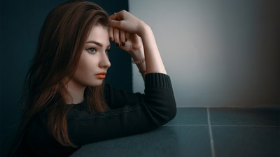 Девушка, думающая