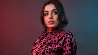 Музыка Charli XCX - это универсальный лаунж 2017