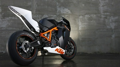 KTM RC8