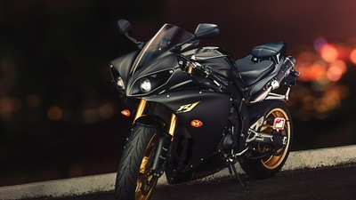 Yamaha R1