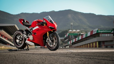 Ducati Panigale V4 S 2018 4k