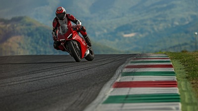 2018 Ducati Panigale V4 4k