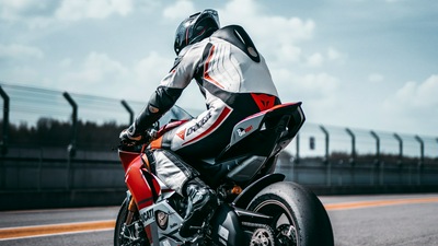 Гонщик Ducati