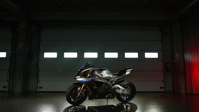 Yamaha R1 M