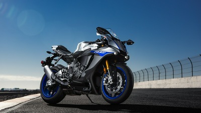 Yamaha R1m 4k